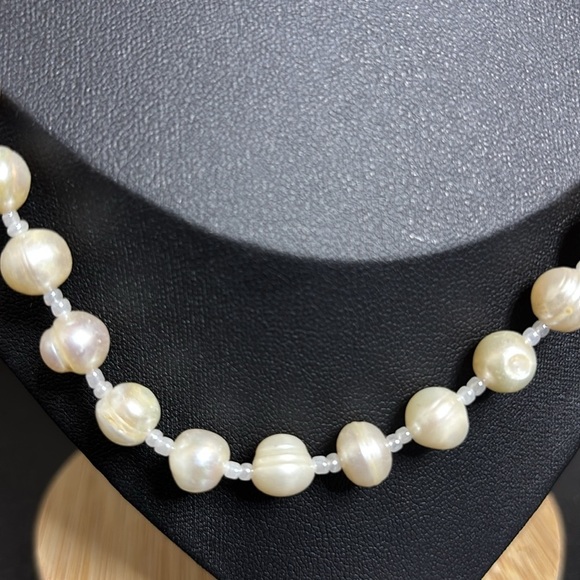 Baroque Pearl Classy Beaded Necklace​ - Picture 2 of 8